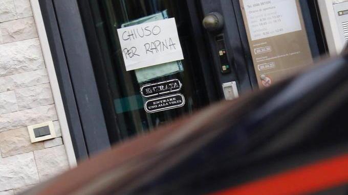 Rapina bis alla stessa banca i due banditi arrestati di nuovo