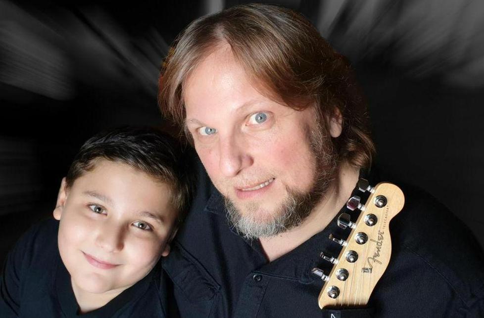 Francesco, papà e musicista «Il merito è delle famiglie»