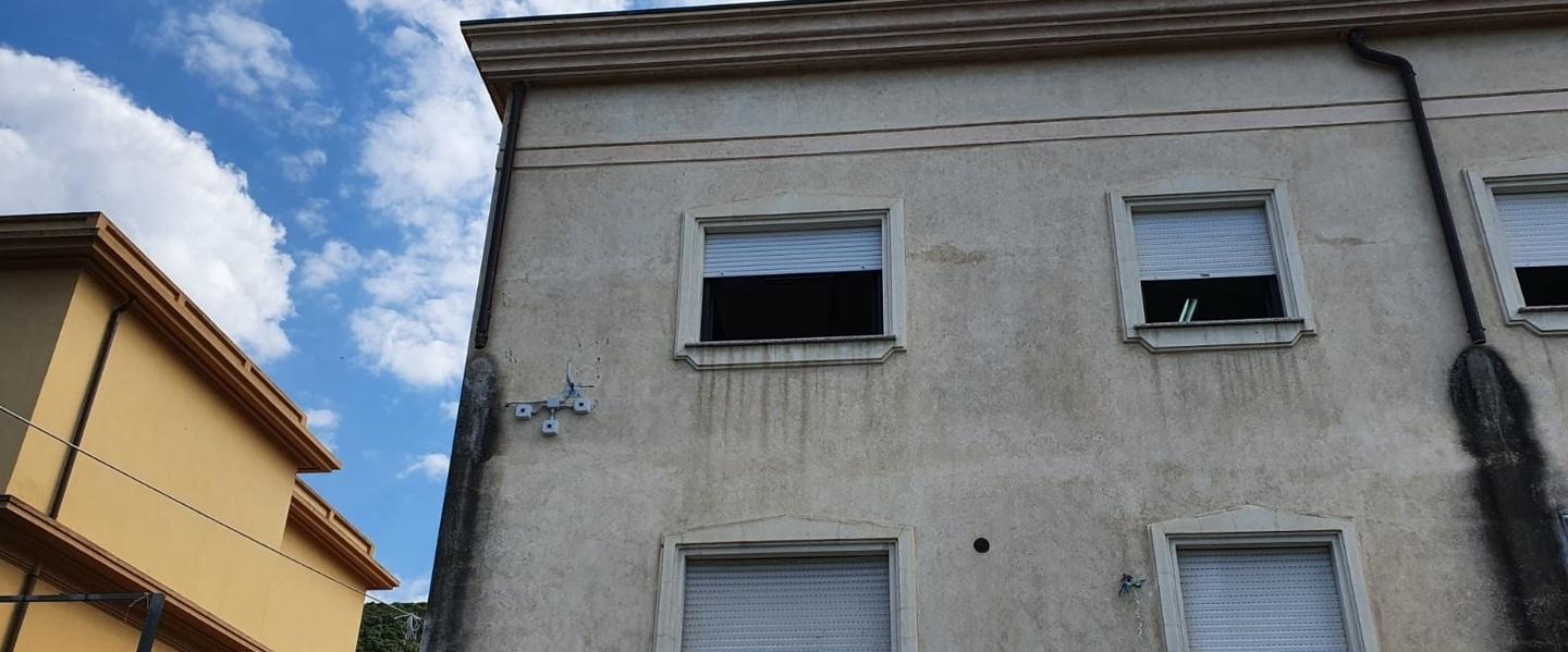 Orgosolo, sforacchiate dalle fucilate le telecamere della piazza 