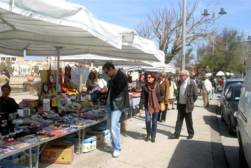 Il mercatino sul Lungomare ripartirà 