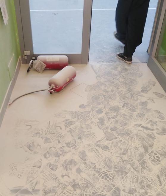Modena Imbrattano la palestra delle scuole Frank Pronto un allarme 