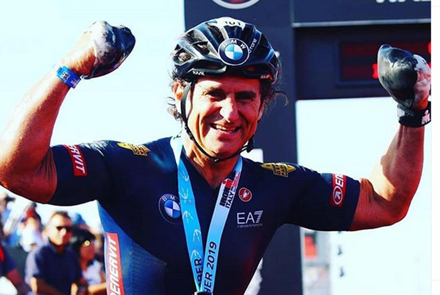 Niccolò Zanardi al padre: «Mi manca il tuo sorriso»