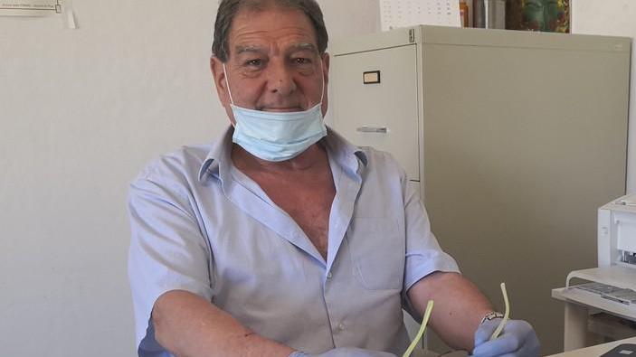 Va in pensione il dottore del paese e volontario “giramondo”: «Vi spiego cosa significa essere un medico di famiglia»