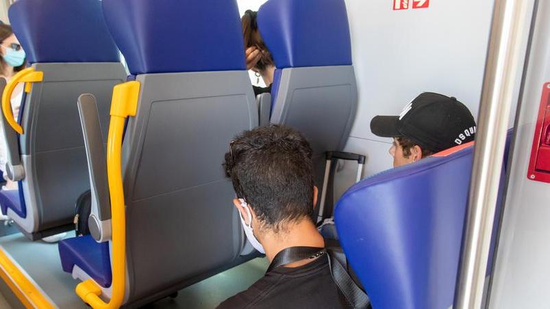 Ferrara, trasporti a due velocità. Posti vicini: treni sì, bus no