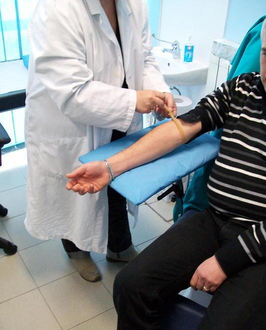 L’Asl: esami del sangue subito la prenotazione non serve più 