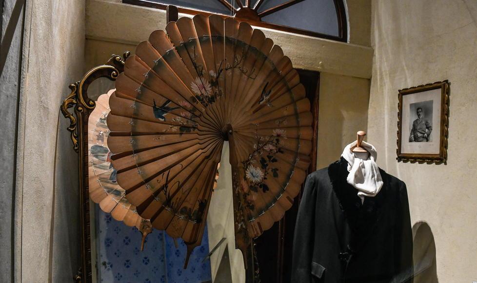 Un “regalo” per la riapertura della casa museo Il ventaglio consegnato da Toscanini a Elvira 