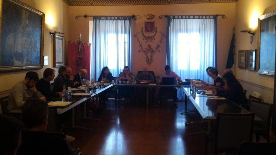 Consiglio in seduta per 12 ore «Meno tasse e più incentivi»