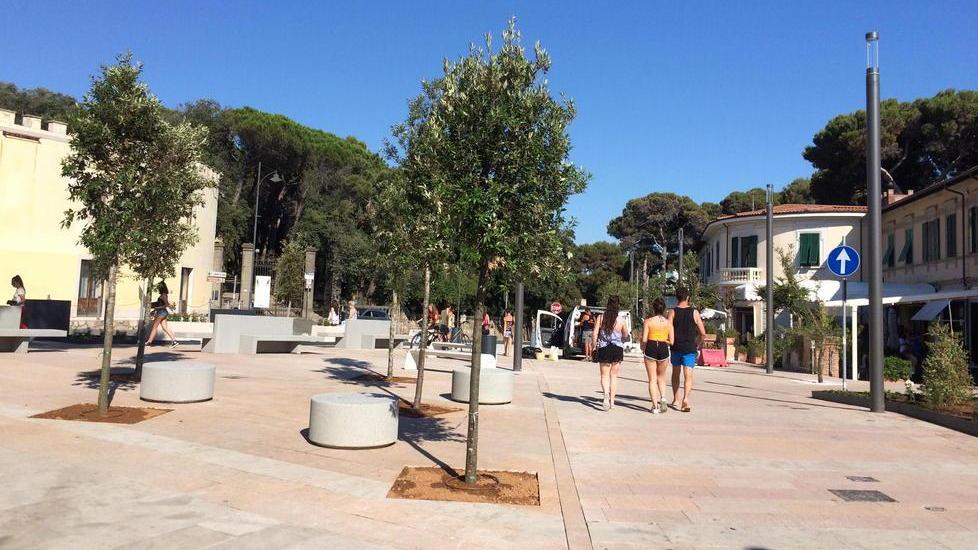 Cantiere in piazza della Vittoria intanto le transenne sono sparite