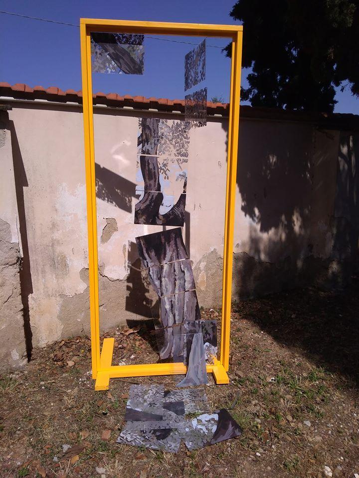 L'installazione dell'artistica Riccardo Farinelli danneggiata dai vandali all'interno del cimitero di Chiesanuova