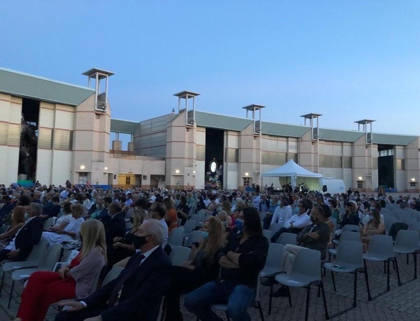 Gianni Schicchi con la mascherina per dare il "la" al Festival Puccini 