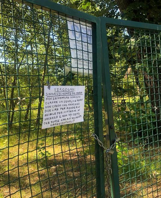 Parchi pubblici ancora chiusi «È questione di sicurezza» 