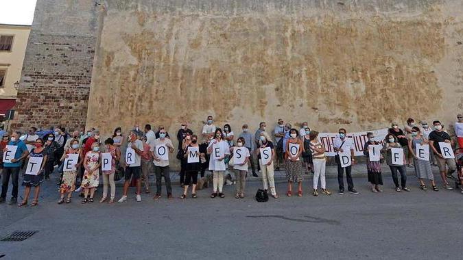 Lettere in fila per chiedere il rispetto degli impegni