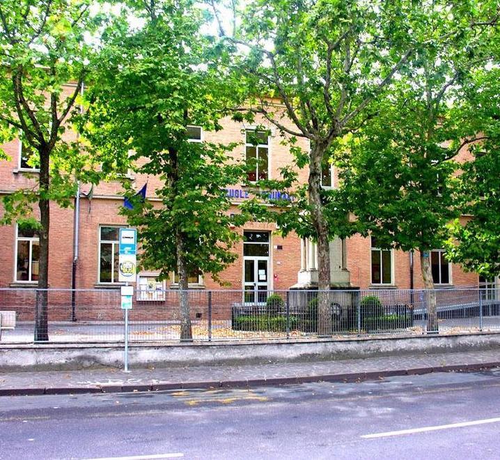 Nuovo polo scolastico a Spezzano Il Comitato “promuove” il piano