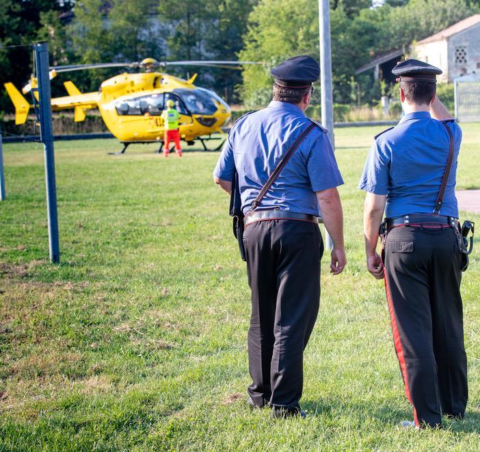 Ciclista cade a terra e batte la testa Paura a Migliarino