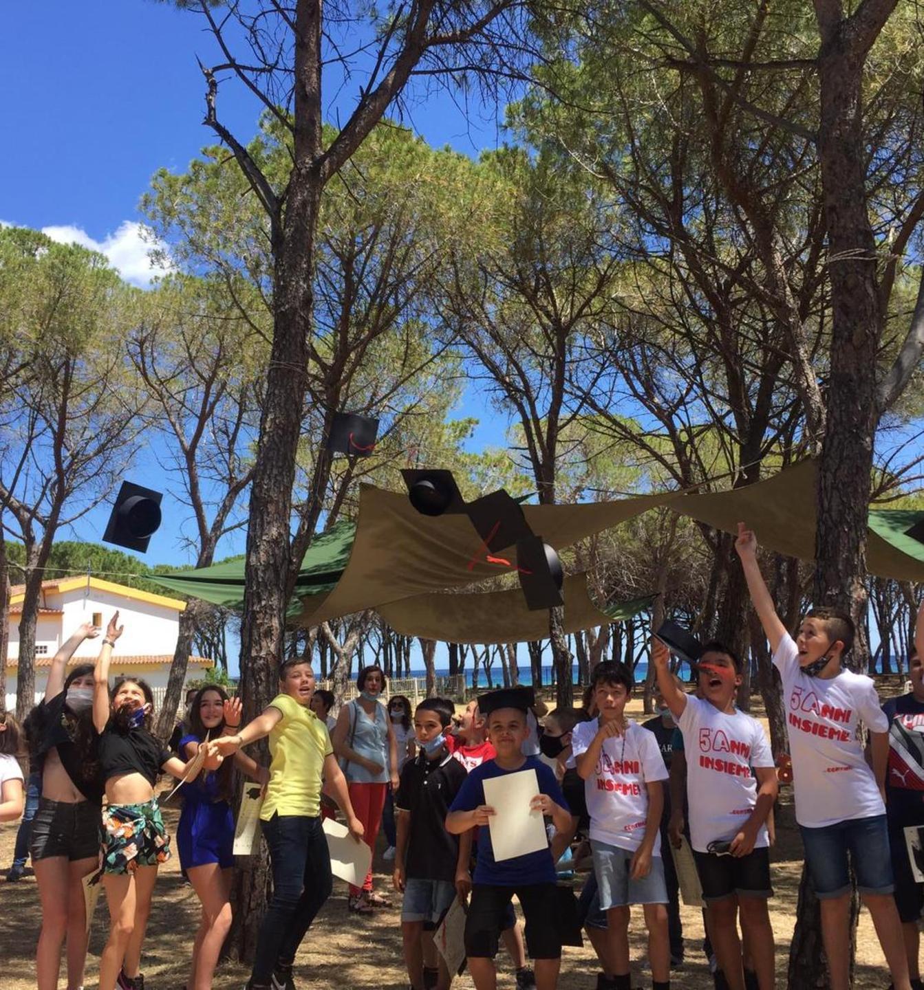 Consegna dei diplomi di merito agli scolari delle Elementari