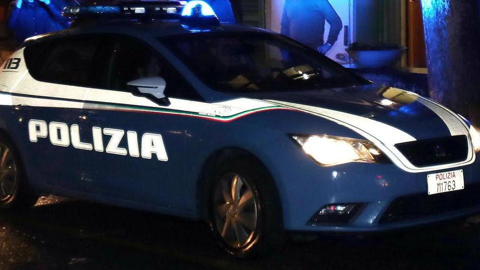 Rissa di notte fuori da un locale, denunciati 8 giovani versiliesi
