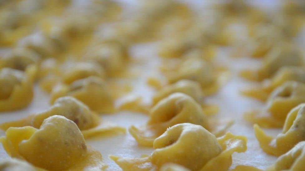 Urge un monumento al cappelletto sul confine di Rubiera