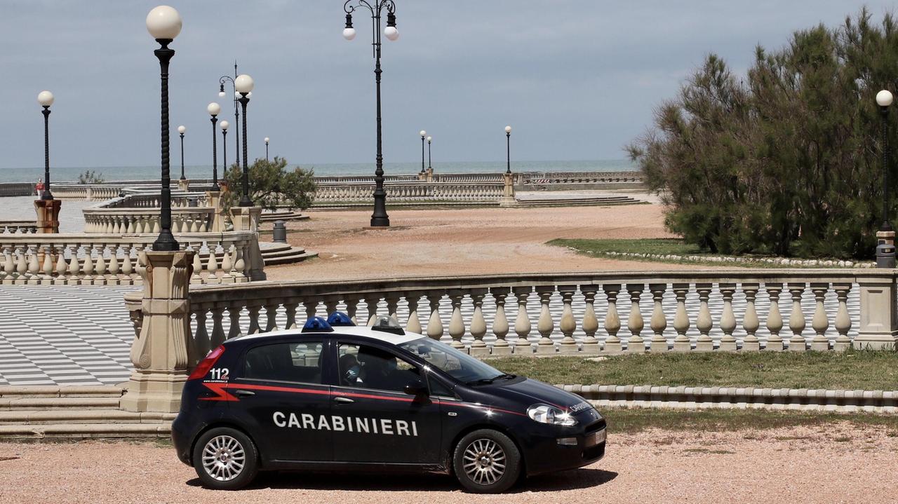 Una pattuglia dei carabinieri di Livorno (foto d'archivio)