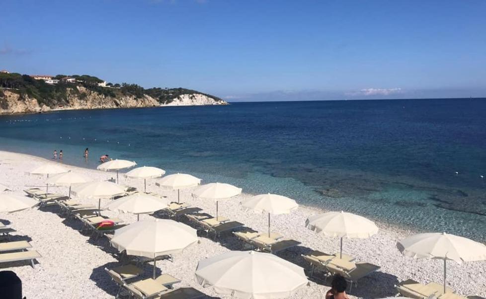 La ripresa parte dalle spiagge, bagni gremiti nel week-end 
