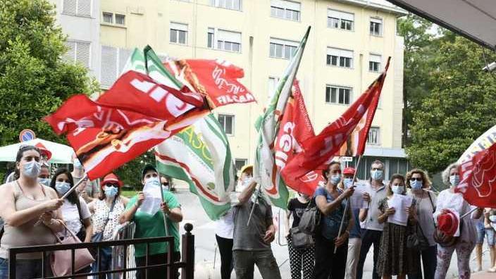 Cup e call center in sciopero per il cambio d’appalto