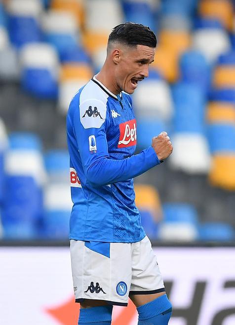 Il Napoli gioca su una nuvola. E vinceMertens-Callejon, e la Spal si scioglie