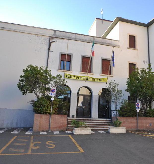 Aria condizionata spenta: il Comune chiuso di pomeriggio 