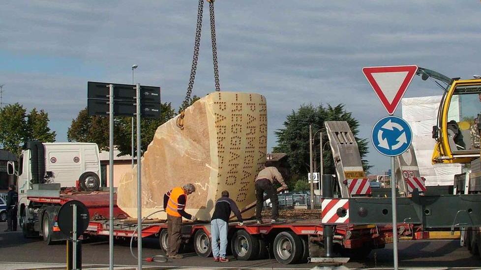 E per il Parmigiano Reggiano è stato scelto il marmo di Carrara
