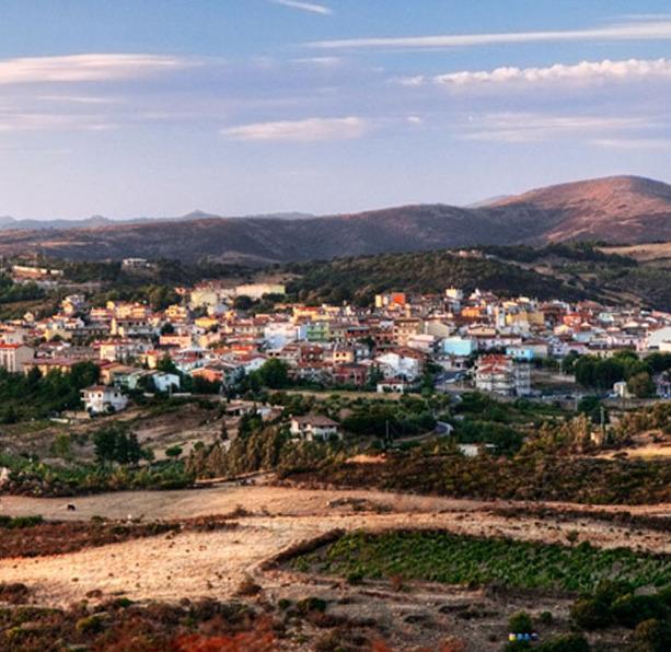 Un villaggio e la sua mastra de partu 
