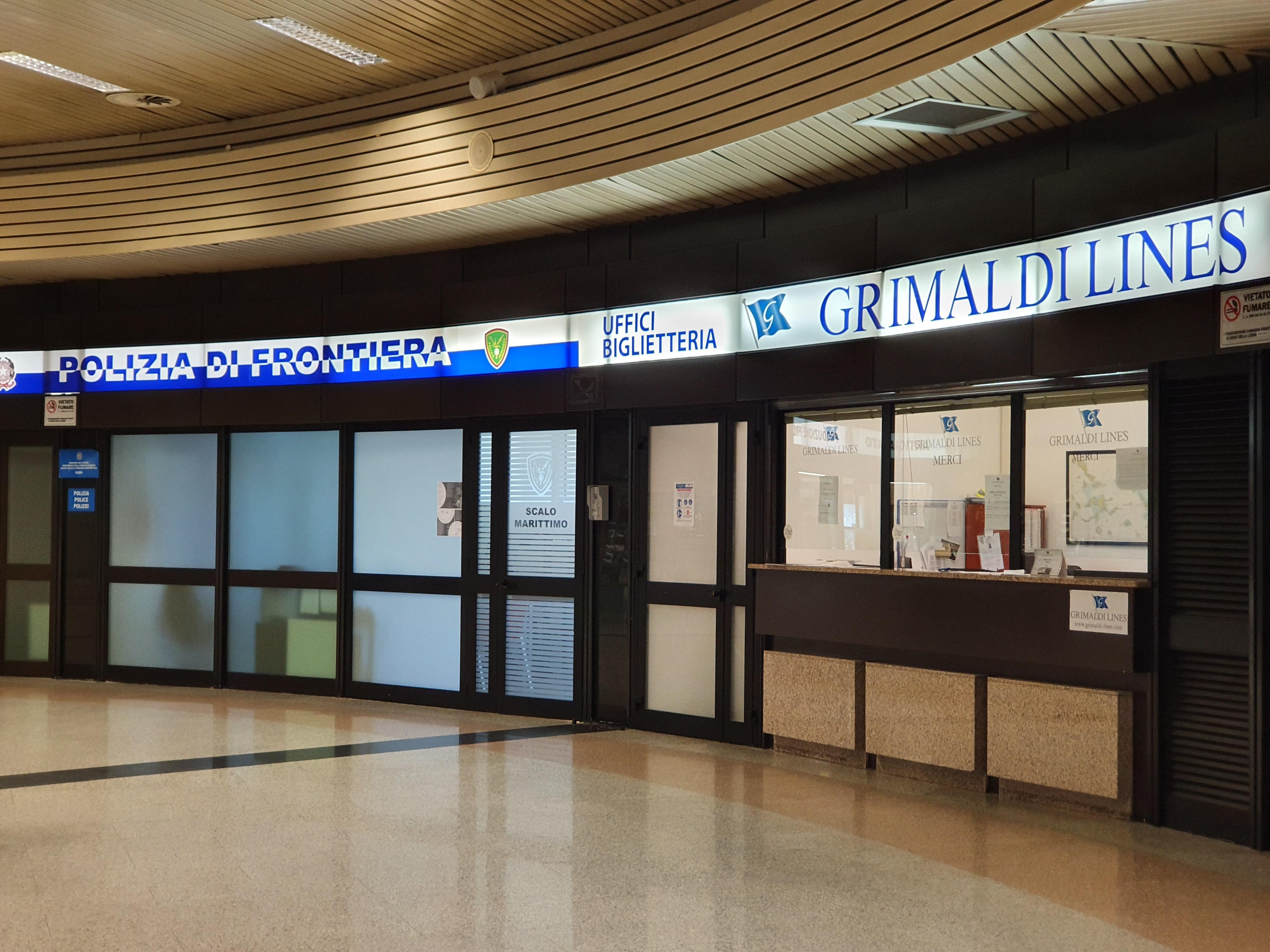 Lasciata sola sul molo a Olbia: la ragazzina ora è a casa