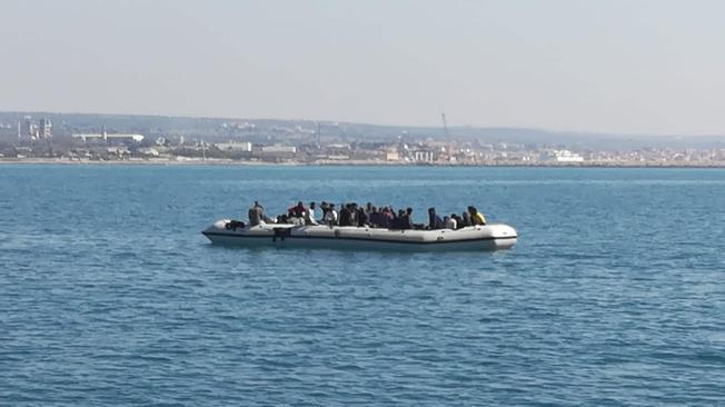 Alarm Phone: 47 migranti alla deriva