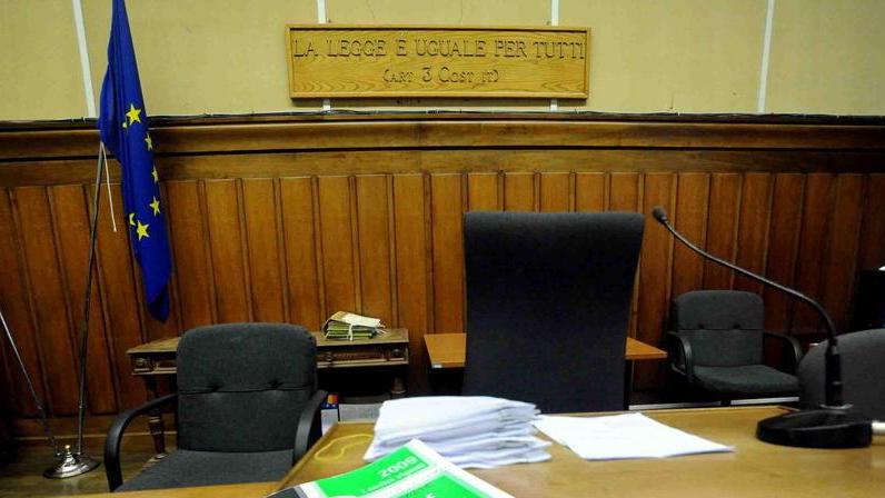 Sotto accusa per estorsione per 20 euro rischiano 20 anni