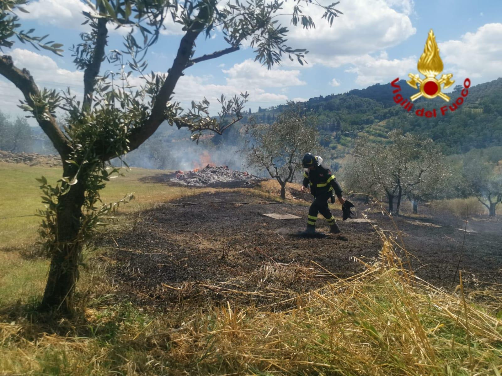 L'incendio sulle colline di Carmignano