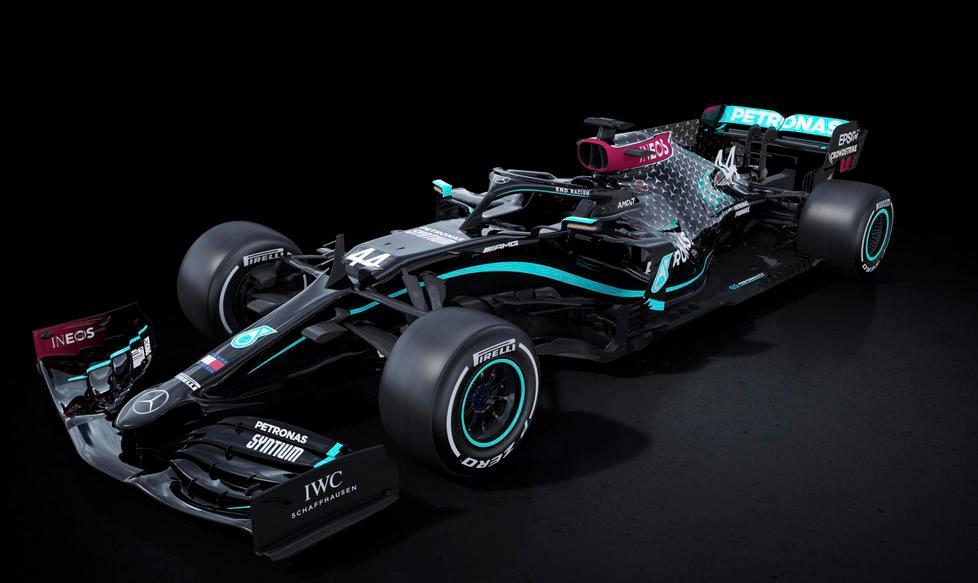 La Mercedes sarà tutta nera Hamilton: messaggio forte contro ogni discriminazione