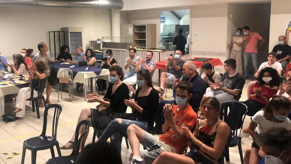 Santori e le Sardine ripartono da Pisa «Qui come in Emilia»