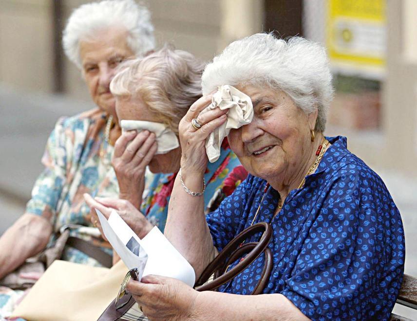 Anziani, piano contro il caldo: dal monitoraggio all’assistenza 