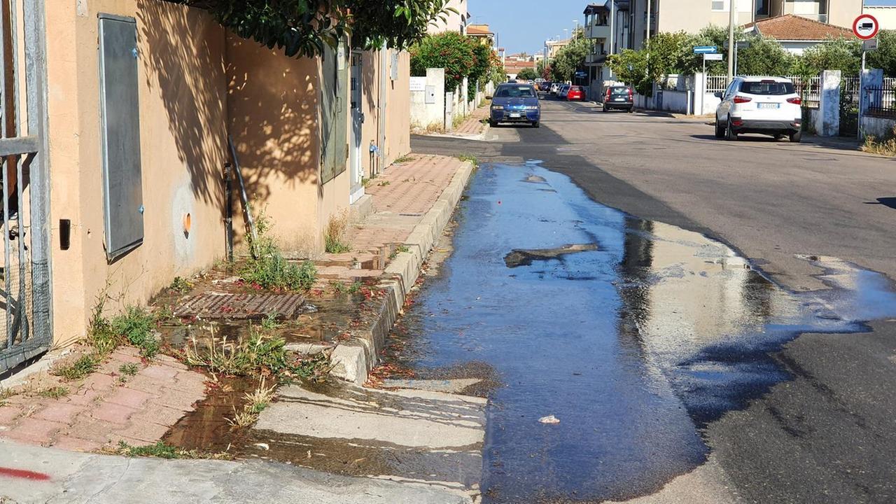 Liquami in strada, nessun intervento