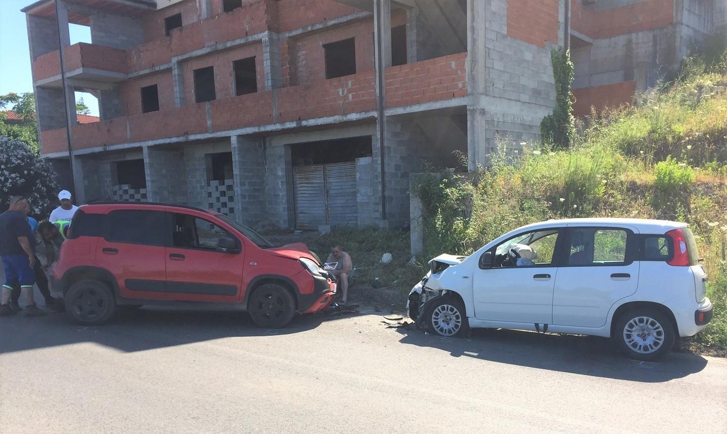 Scontro frontale all’ingresso di Nulvi: ferita una donna