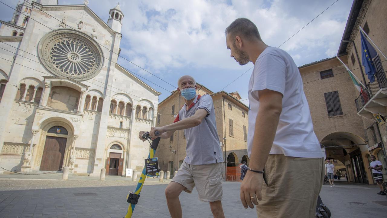 Modena. Rubati 20 monopattini Ma il servizio sharing non si fermerà: «Ne compro altri 50»