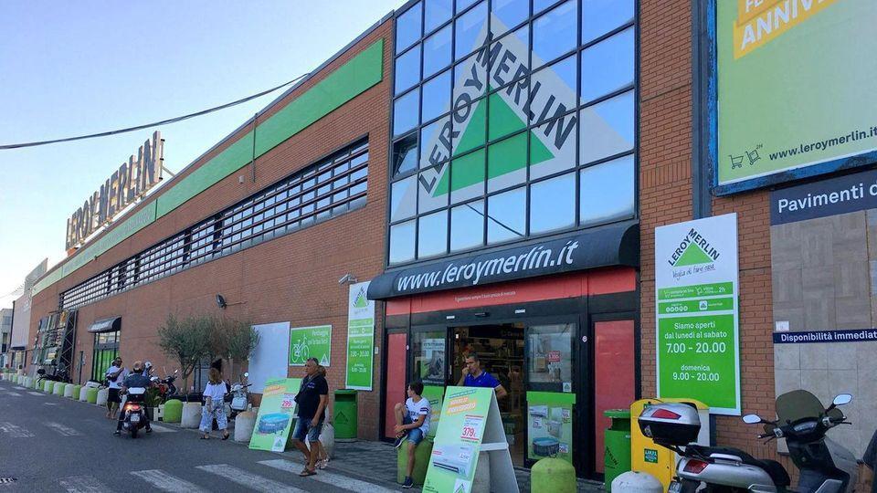 Idraulici e falegnami per i clienti: Leroy Merlin assume