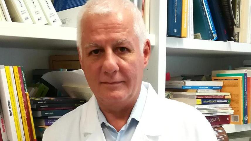 "Siamo l'unico ospedale ad aspettare 18 ore per un tampone": l’Asl richiama il primario e si scatena la polemica