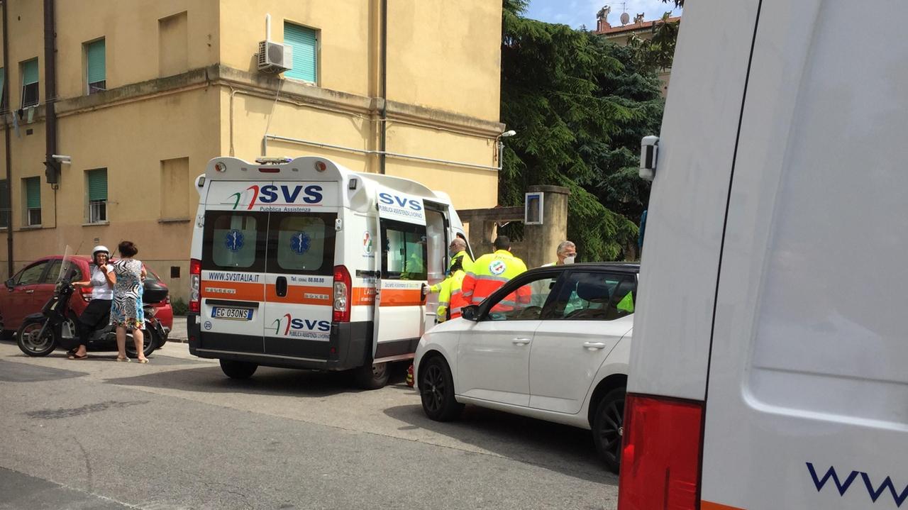 Le ambulanze della Svs in via Giordano Bruno