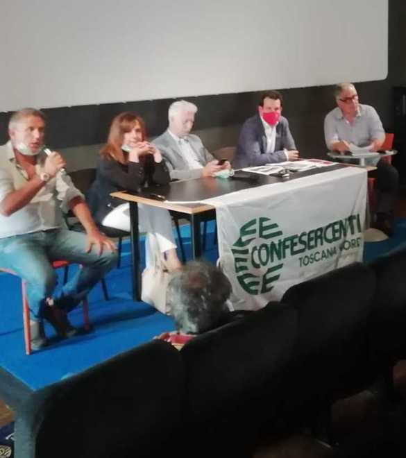 Un momento del confronto organizzato da Confesercenti su via San Martino