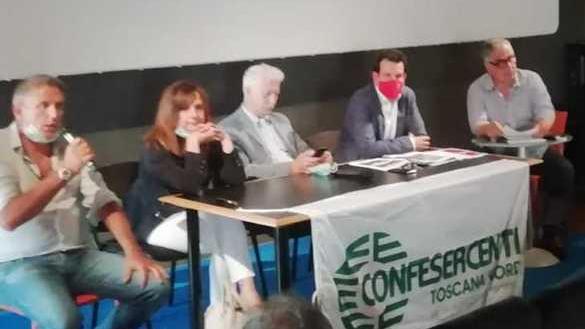 Un momento del confronto organizzato da Confesercenti su via San Martino