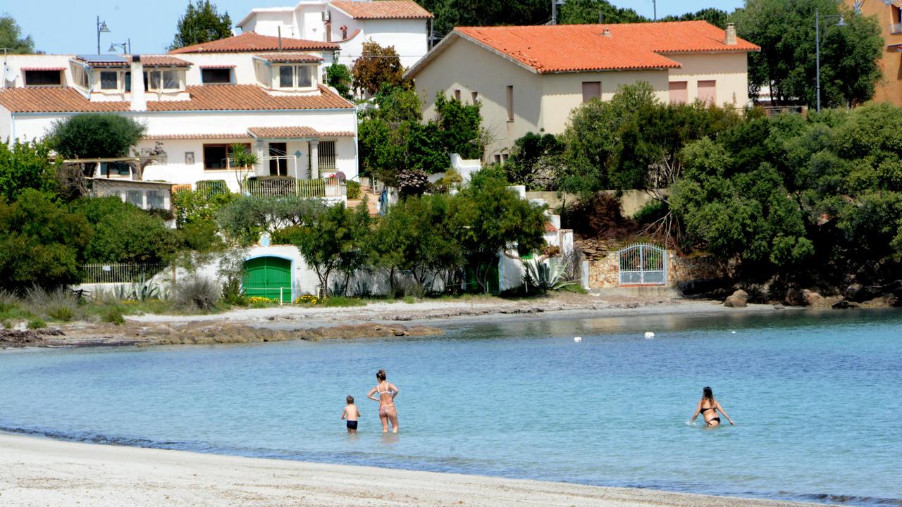 Spiagge, in Sardegna calo di presenze dell'80 per cento: è il dato peggiore d'Italia 