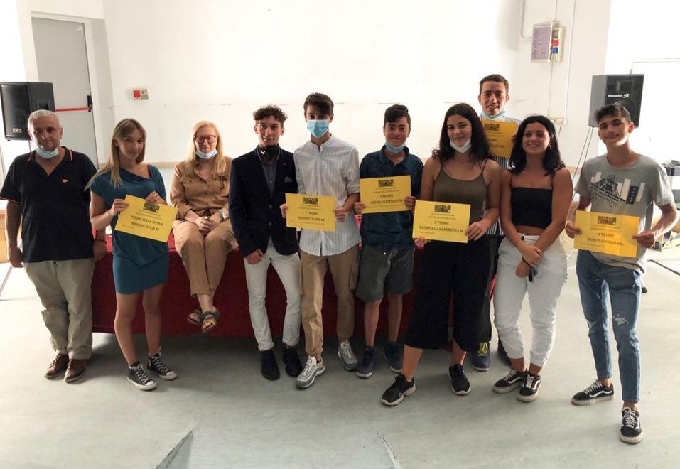 Le idee migliori? Vengono in quarantena Premiati 5 studenti 