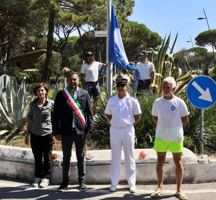 Innalzata la Bandiera blu
