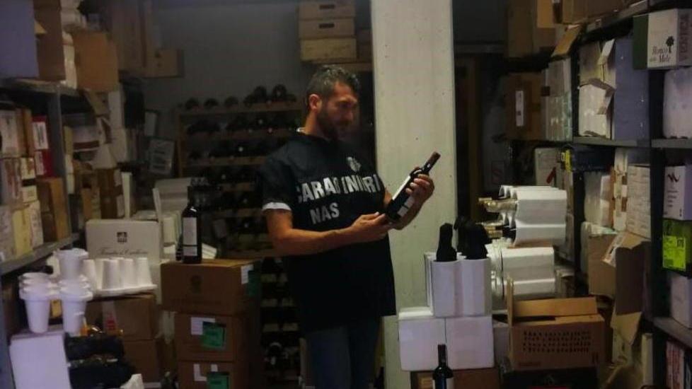 Falso Chianti, due coniugi procuravano le bottiglie