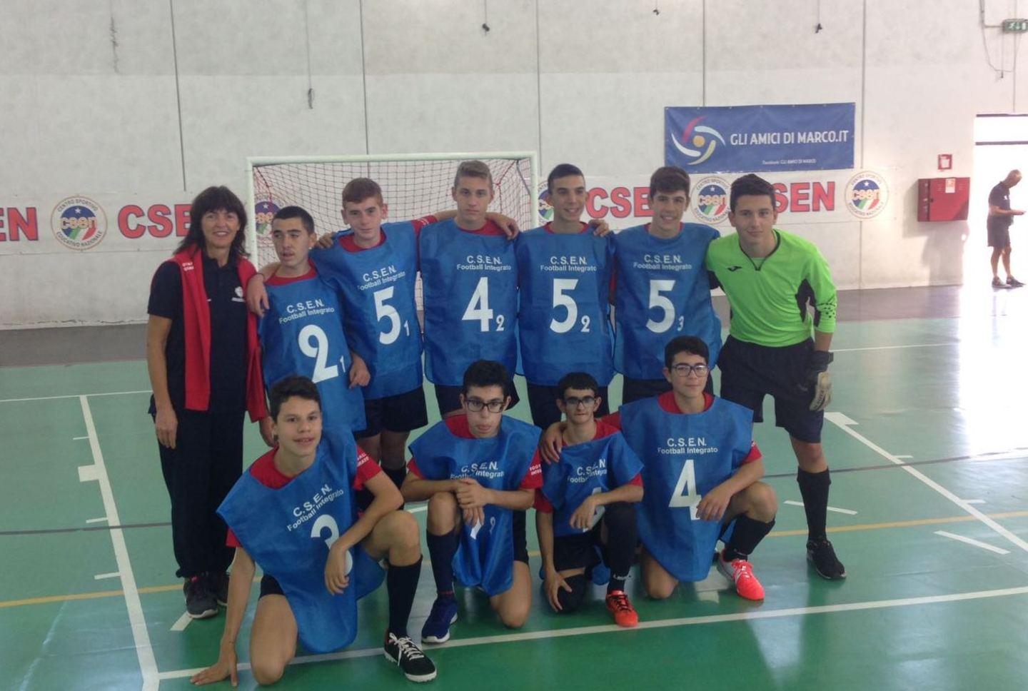 Lo Special Team scalda i muscoli 