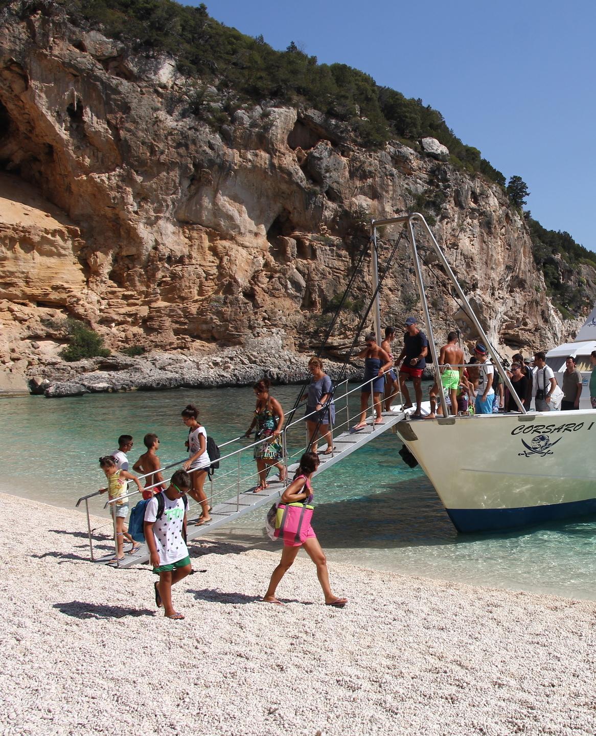 Scatta il numero chiuso in tutte le splendide cale di Baunei 