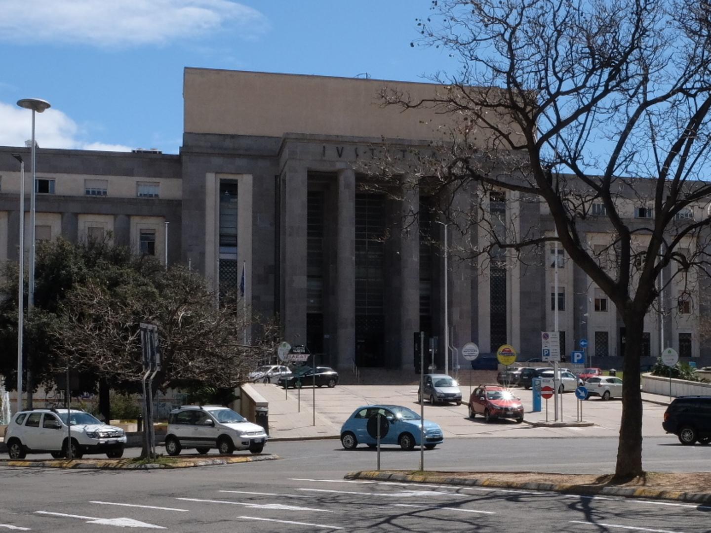 Condannato il notaio che aiutò il socio di Mesina 